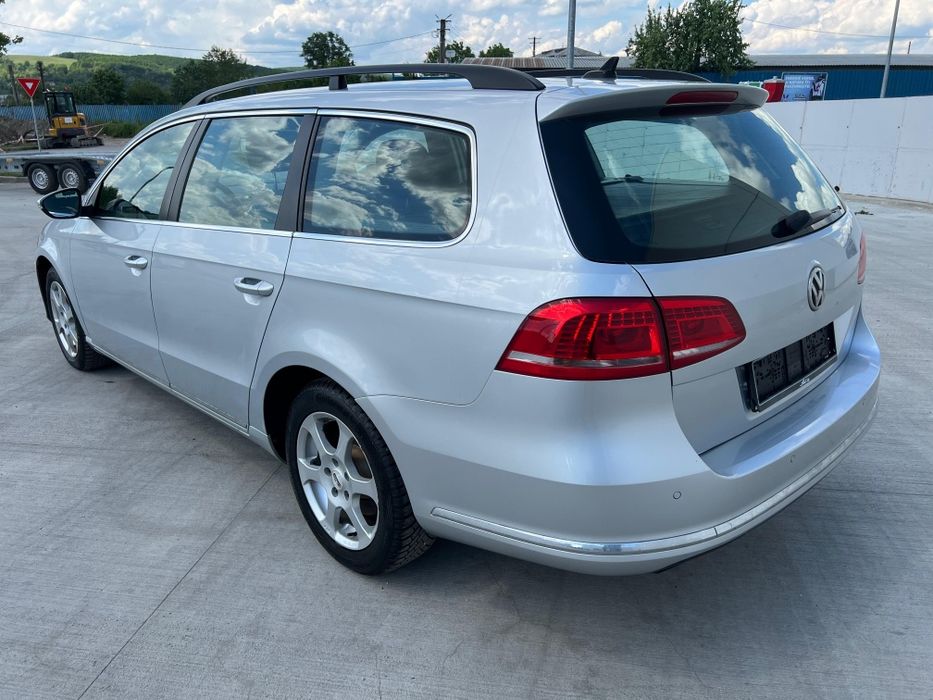 Vând passat break