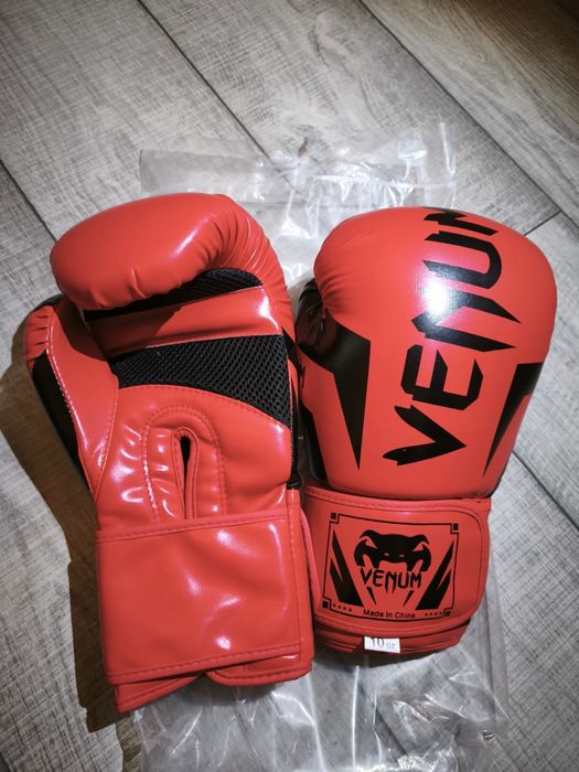 Боксови ръкавици VENUM