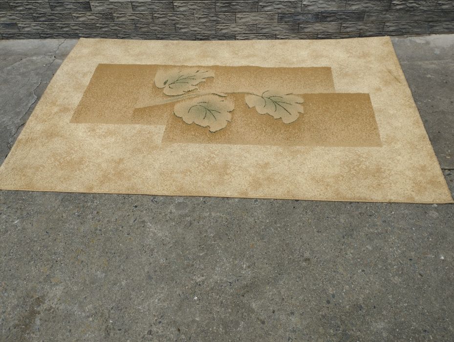 Продаётся ковер в хорошем состоянии