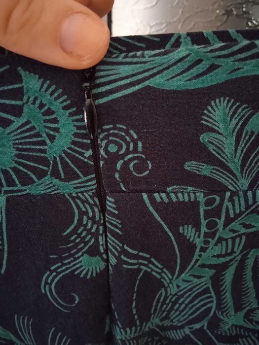 Пола средна дължина