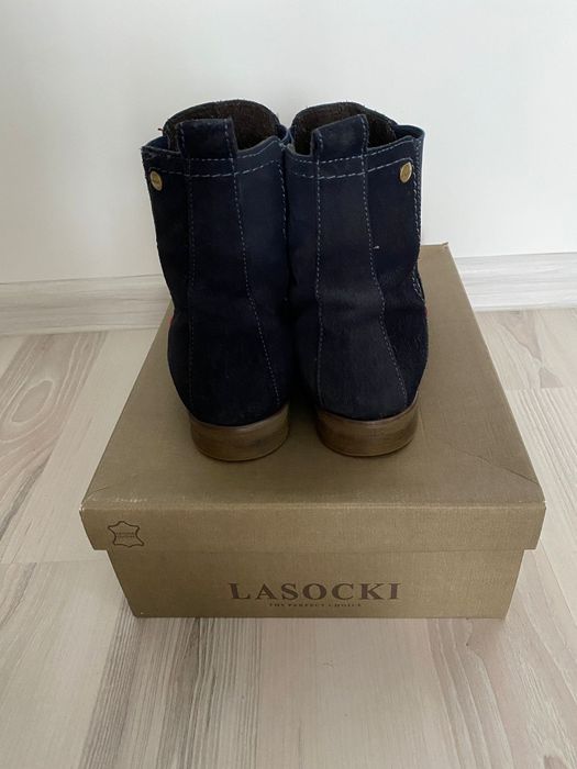 Vând ghetuțe piele naturala 40