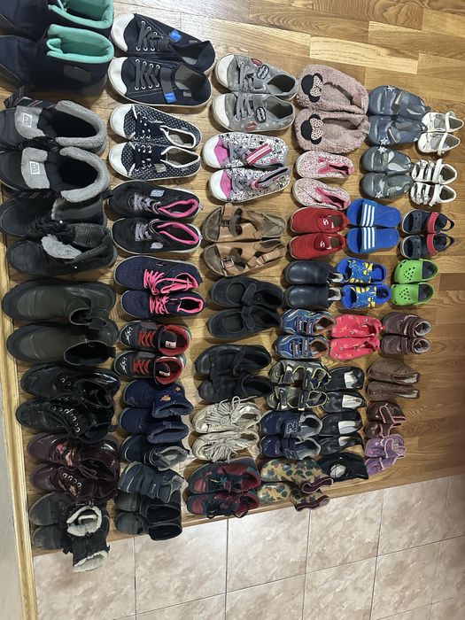 Продам детскую обувь