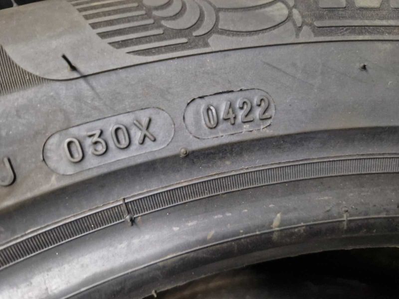 1 Michelin R18 235/55
лятна гума 
DOT0422
