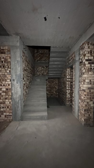 Продаётся коробка-дом Хасанбой