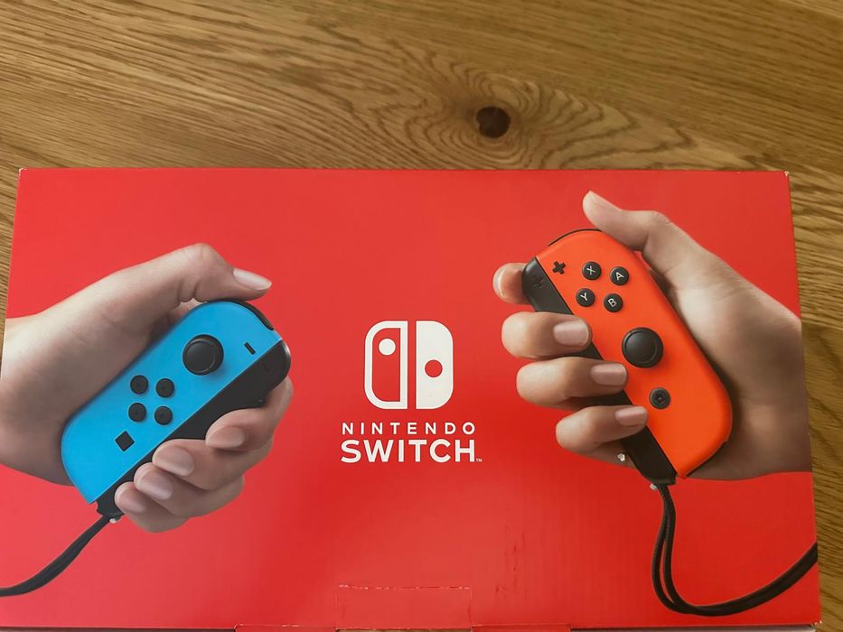 Nintendo Switch 1 с две игри подарък