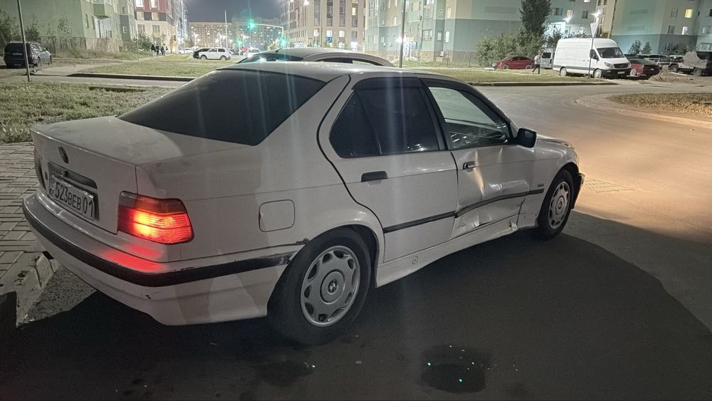 Продам BMW 318i M40