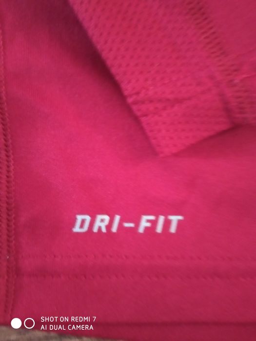 Блузи NIKE, UNDER ARMOUR  цена 20 лв