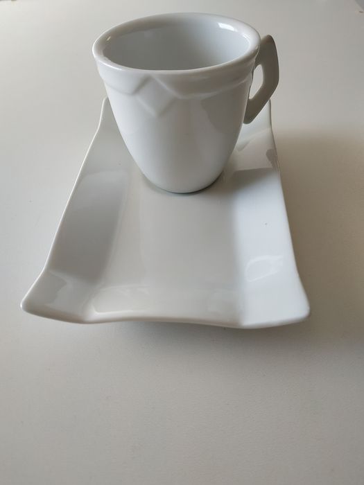 Set de cesti pentru cafea, 6 cesti cu 6 platouri, design porțelan modern