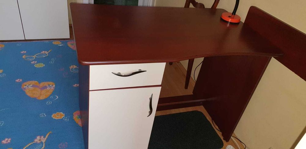 Vand mobila pentru camera de copii