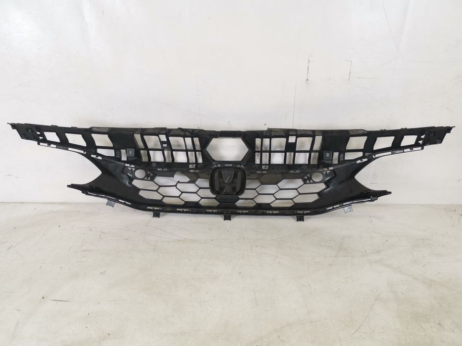 Хонда Цивик / Honda Civic Оригинална предна решетка в добро състояние