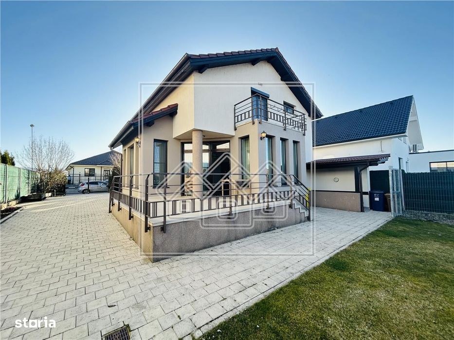 Casa individuala, teren mare, 2 garaje - Sura Mica