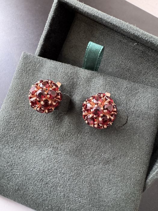 Серьги золотые 585 камень гранат