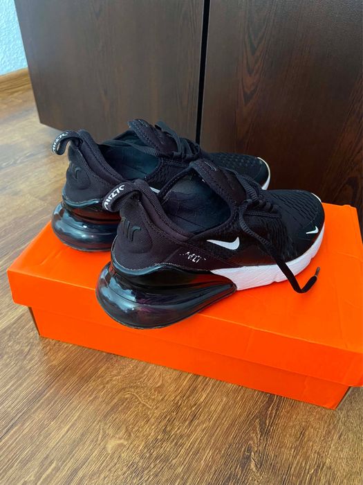 Nike Air Max 270 – оригинални Размер 36.5 (US 4.5Y)