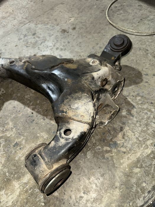 РЫЧАГ НА LX570 2o13-14