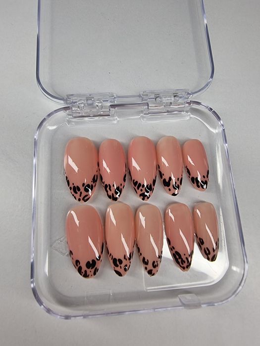 Press on nails за теб
