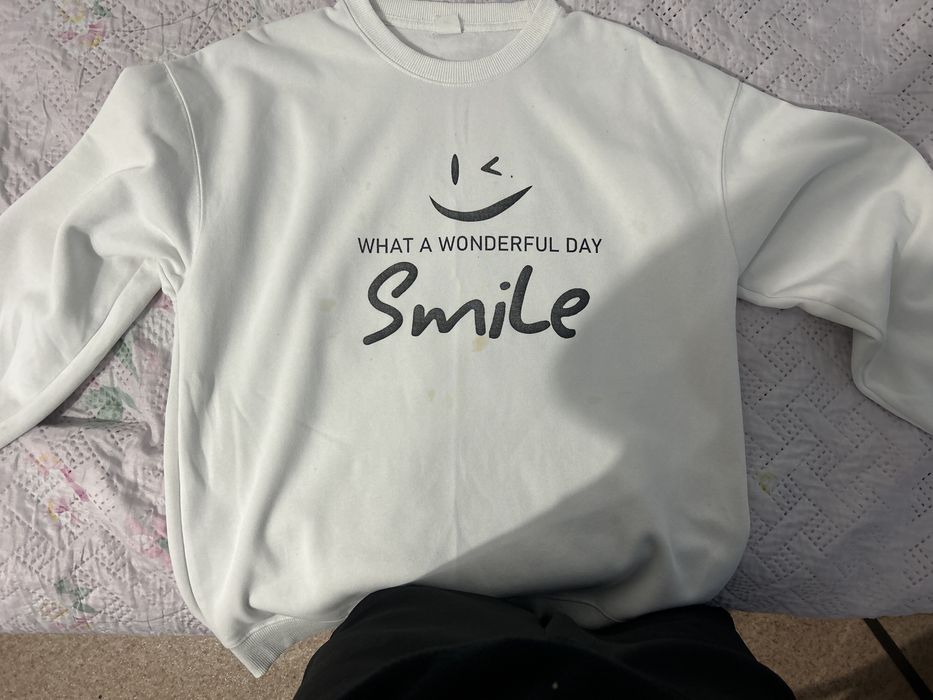 Белая толстовка оверсайз