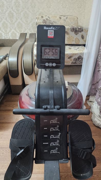 Гребной тренажер HouseFit DH-8641B