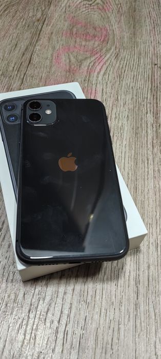 Продам IPhone 11, Air pods 3