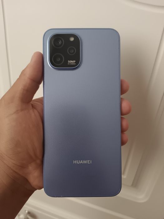 HUAWEI srochna sotiladi