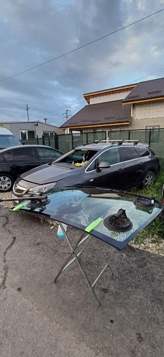Montaj parbrize audi bmw dacia renault ford mercedes vw skoda opel etc