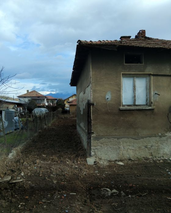 Продава къща в гр.Кочериново