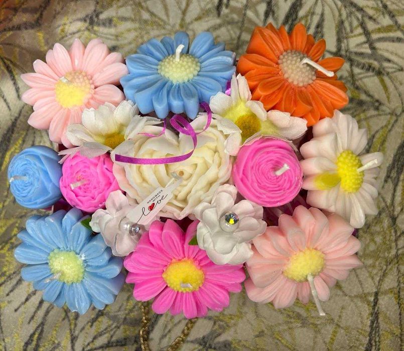 Ръчно изработени букети от соеви свещи