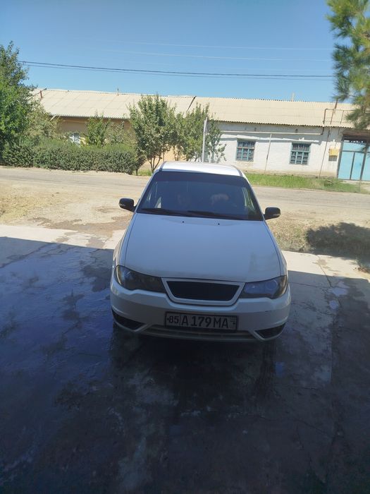 Nexia 2  1.6mator yili 2012 luks