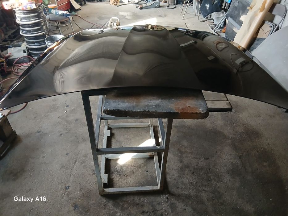 Vând capota BMW e90 2011 facelift originala și caseta direcție golf 5