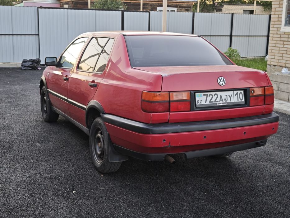 Фольксваген Вента 1.8