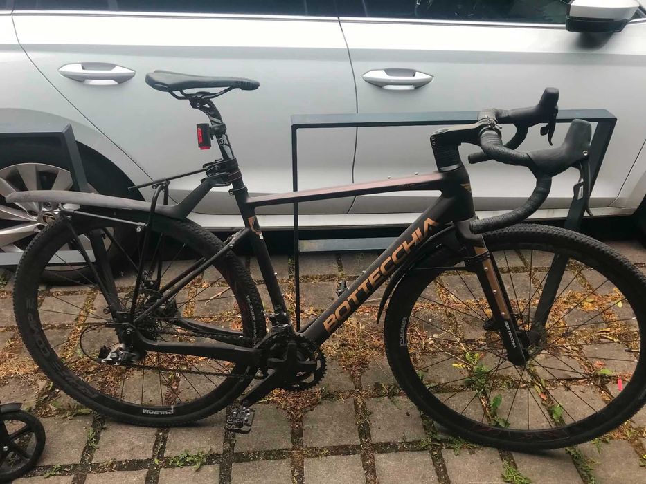 Bicicletă de carbon