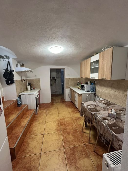Apartament 2 camere renovat  – zona Intim, str. Mărășești | Centrală proprie | Curte + parcare