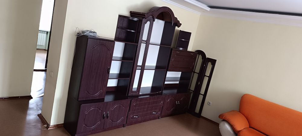 Отдам даром, стенка