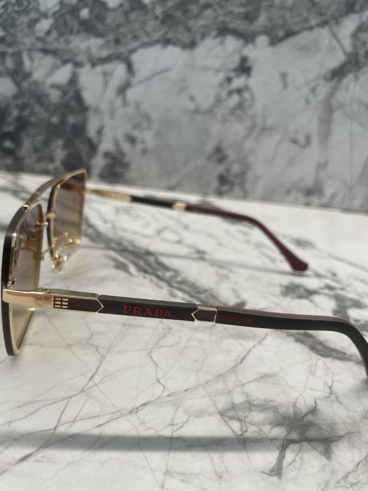 Ochelari de soare Prada