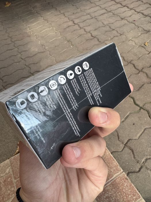 Vand casti sony wf xb700 noi sigilate