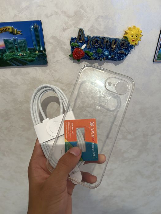 Срочно iPhone 16e 99akb 128gb r sim