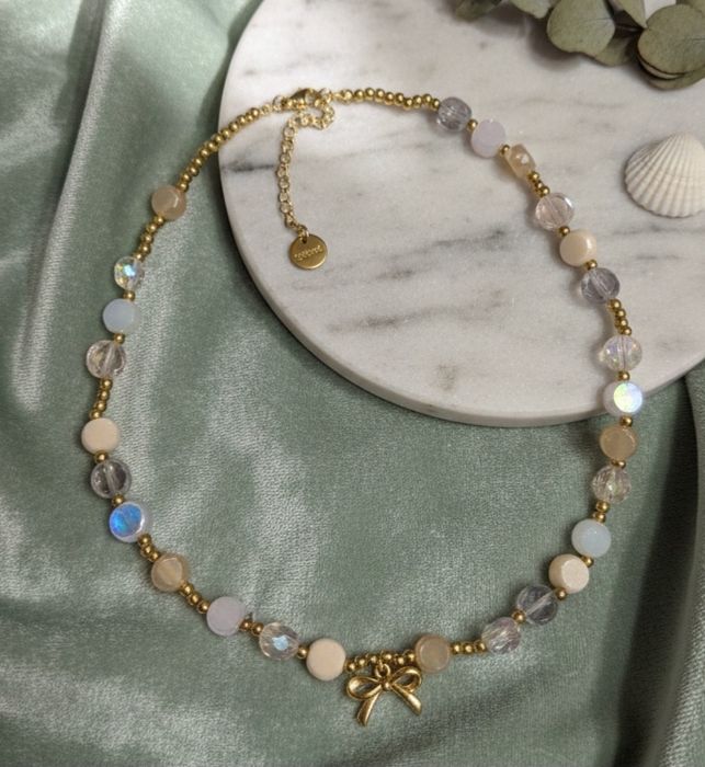 Колиета с перли,еснествени камъни и мъниста ръчна изработка