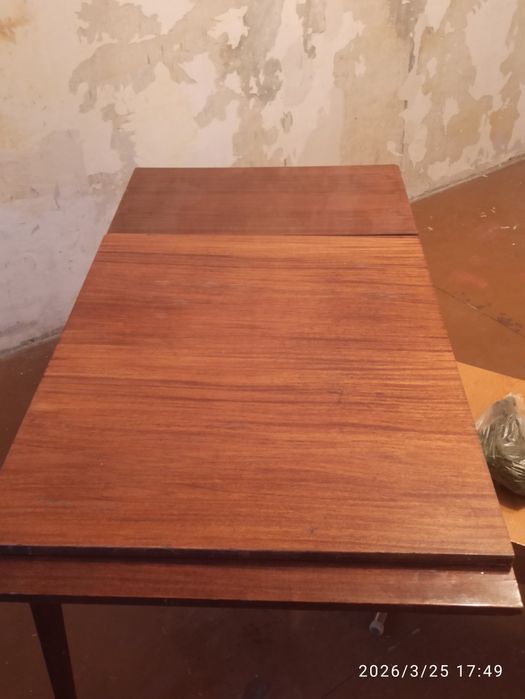 Отдам стол дерево ссср
