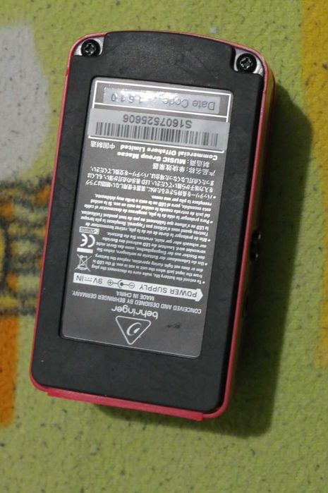 Pedala efect chitara Behringer UM300