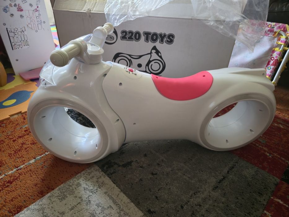 Космически музикален скутер