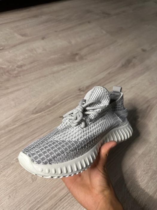 Кросовки Изи