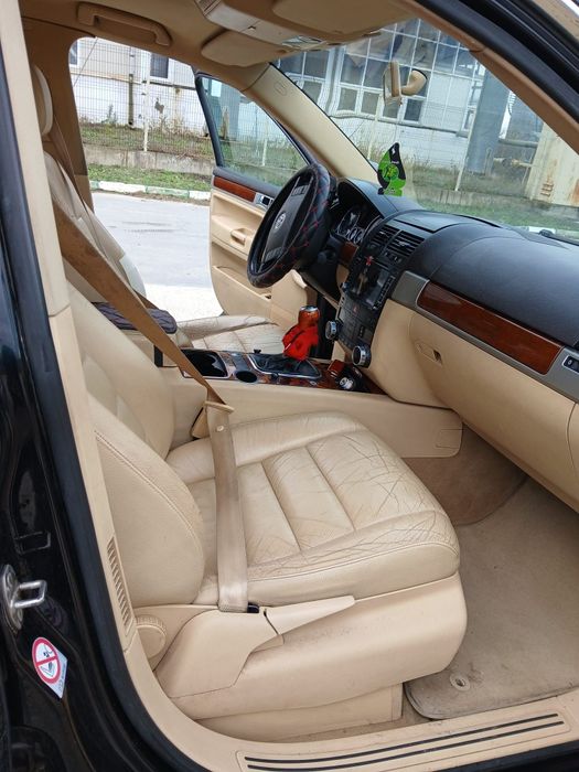 Vând Volkswagen Touareg