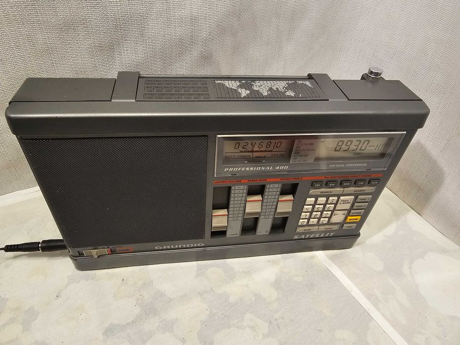 Radio tuner Grundig Satellit Professional 400