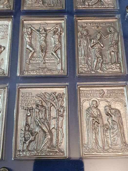 Vând plachete VICO CONSORTI