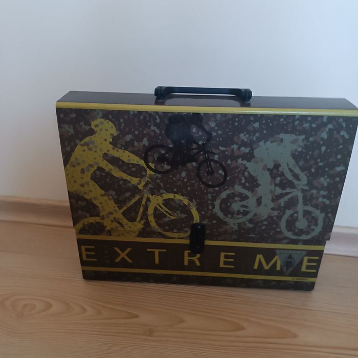 Busquets - папка куфарче