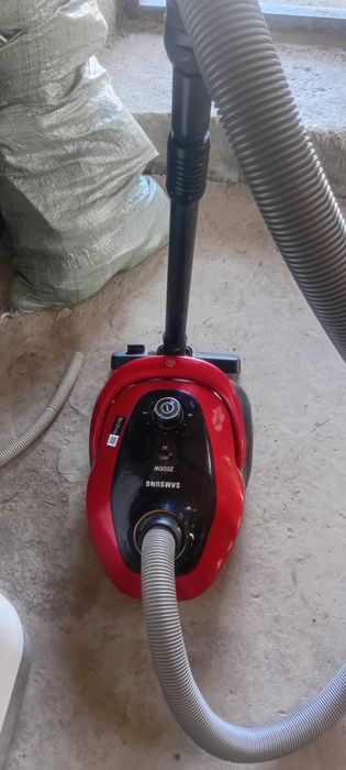 Продам пылесос в среднем