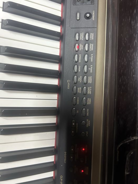 Pian Yamaha Clavinova CLP-170