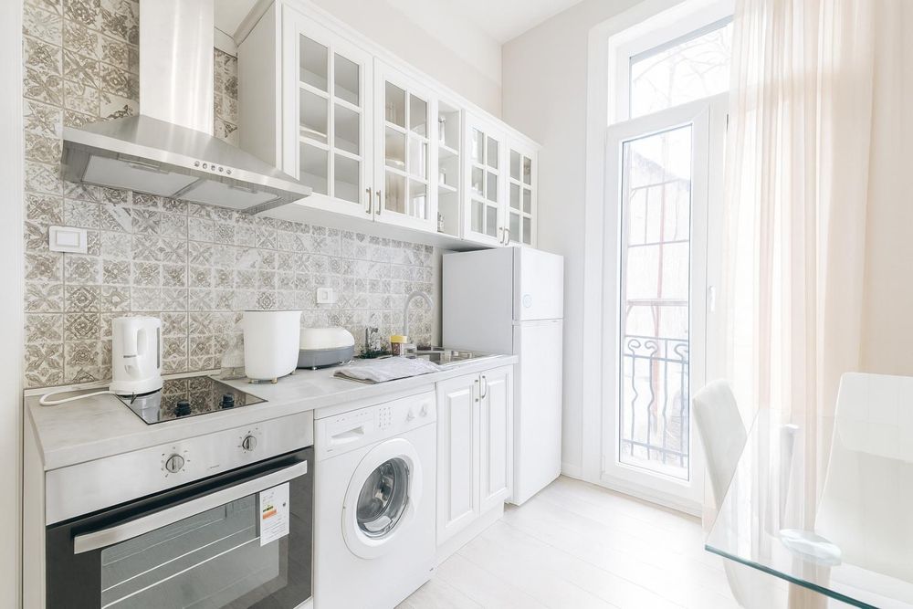 Дава се под наем Етаж от къща в Пловдив, Център - 90 кв.м за 715 € - Снимка #2