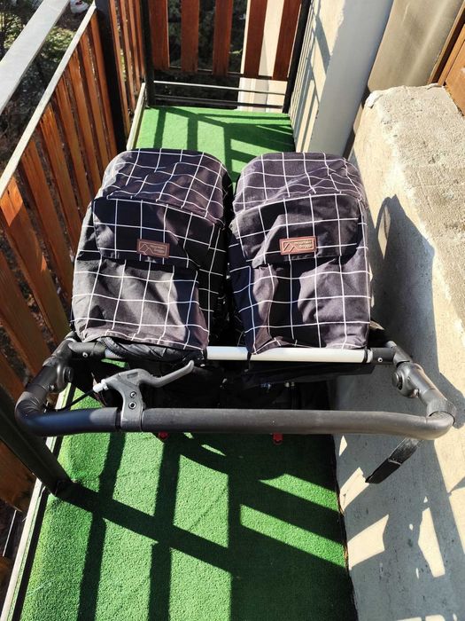 Количка за близнаци Mountain buggy