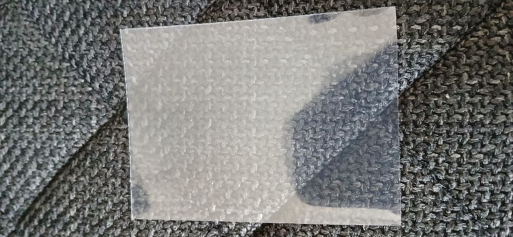 Pokémon карта Friends in Galar от 2022, 3 прозрачни фолия и 1 червено.