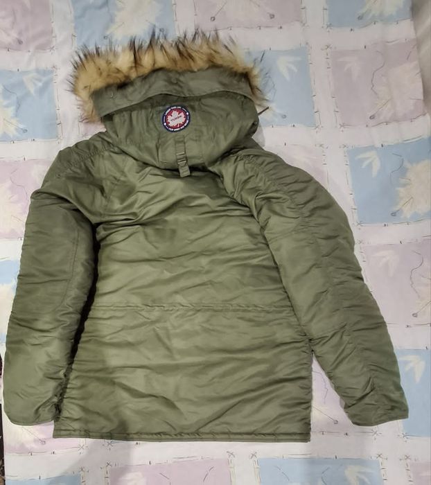 Продам куртку зимнюю.